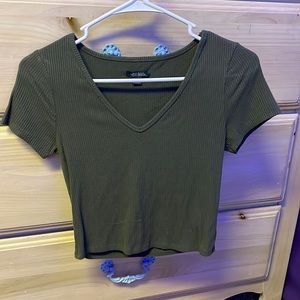 dark green v neck crop top